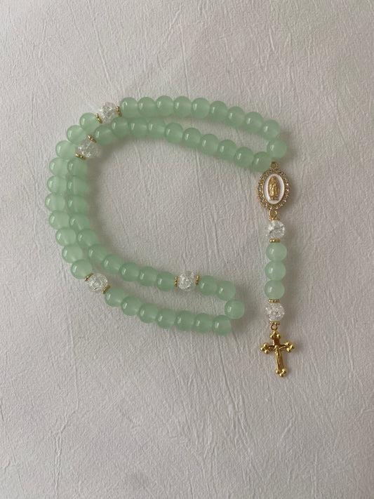 Chapelet chrétien vert et doré, réalisé a la main