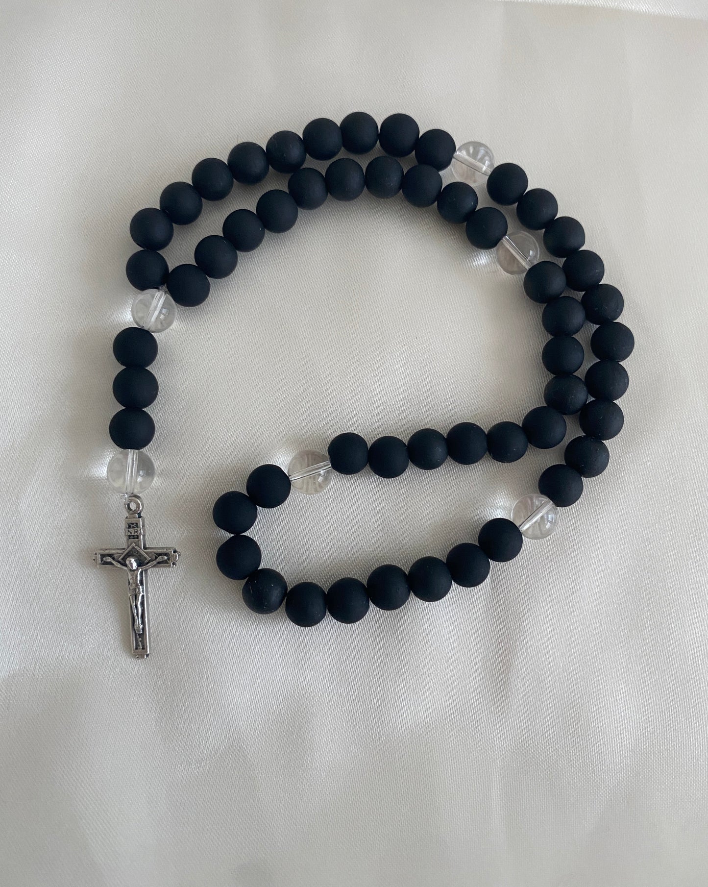 Chapelet chrétien noir réalisé a la main